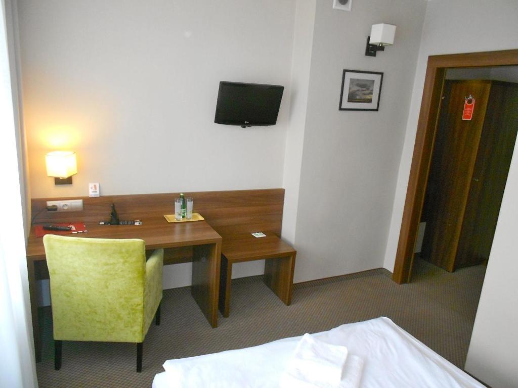 Hotel Srodmiejski Grünberg Zimmer foto