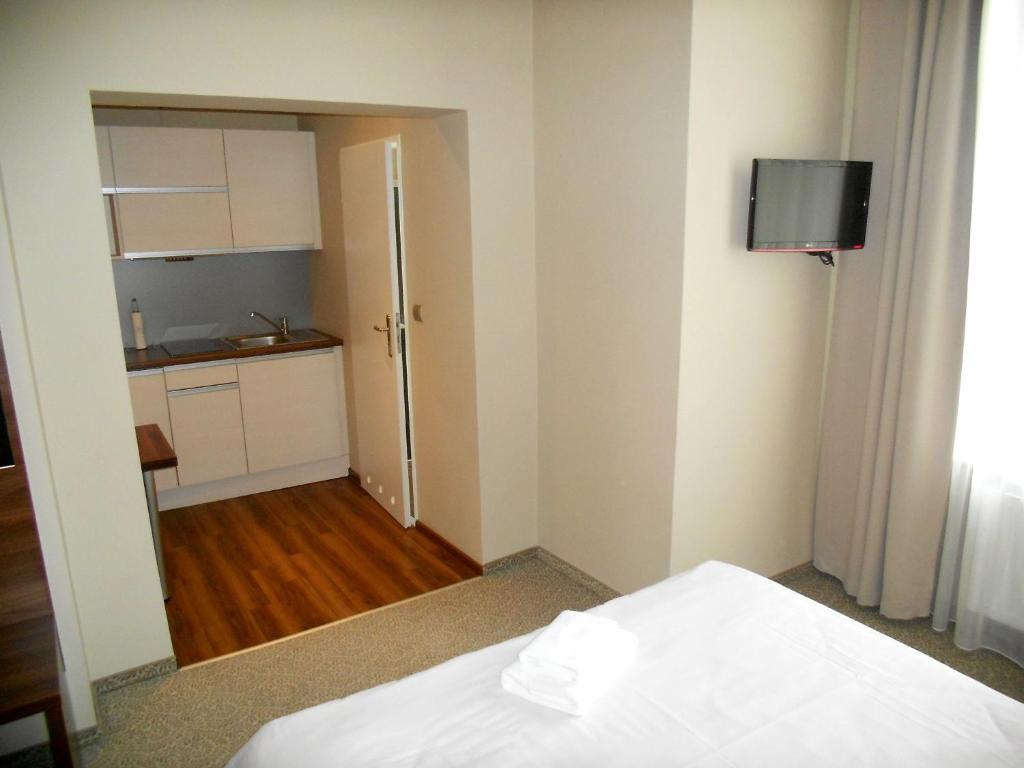 Hotel Srodmiejski Grünberg Zimmer foto